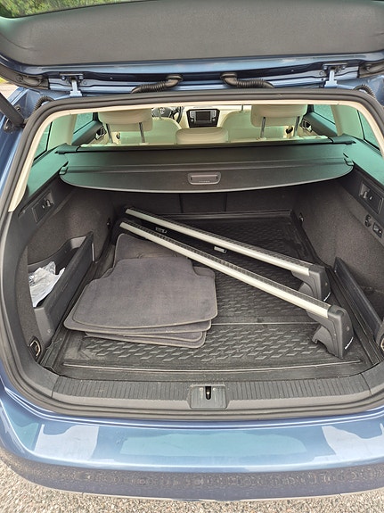 Volkswagen Passat 7 of 14