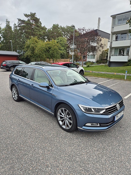 Volkswagen Passat 3 of 14