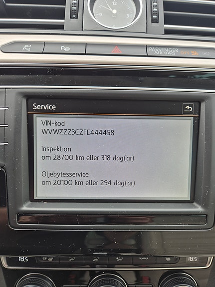 Volkswagen Passat 11 of 14