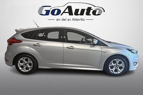 Ford Focus 2 of 17
