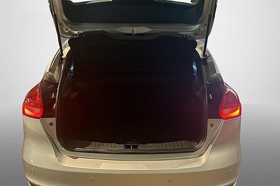 Ford Focus 9 of 17