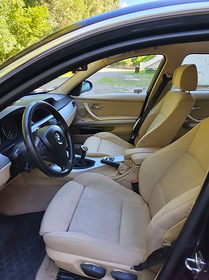 BMW 325i 5 of 9