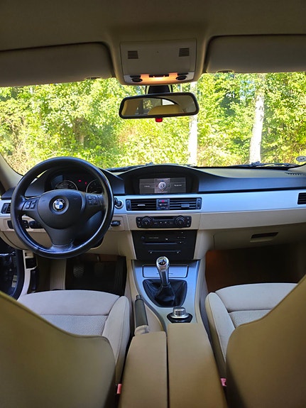 BMW 325i 6 of 9