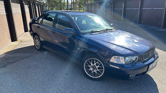 Volvo S40 3 of 4