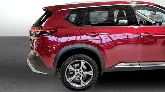Nissan X-Trail 9 of 12