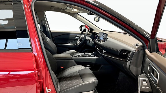 Nissan X-Trail 3 of 12