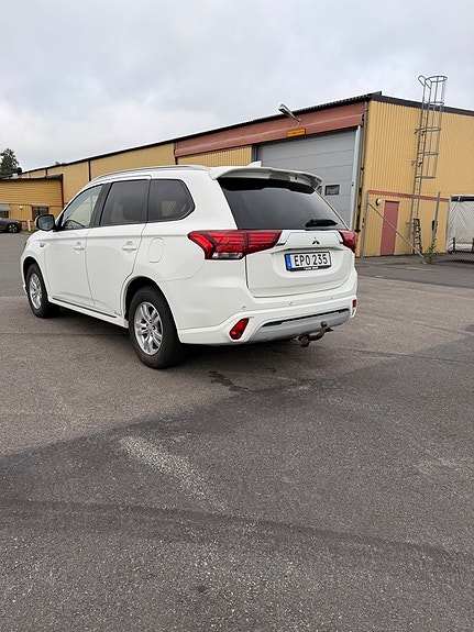 Mitsubishi Outlander 8 of 17
