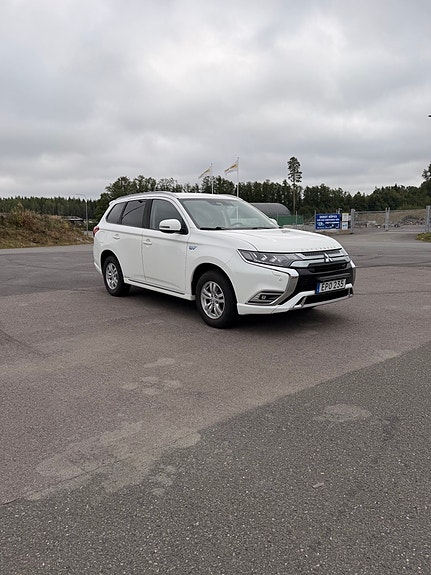 Mitsubishi Outlander 3 of 17