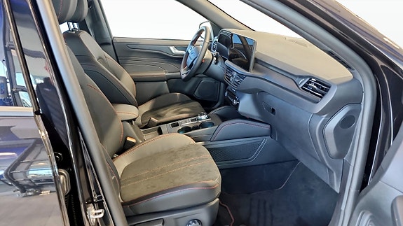 Ford Kuga 3 of 9
