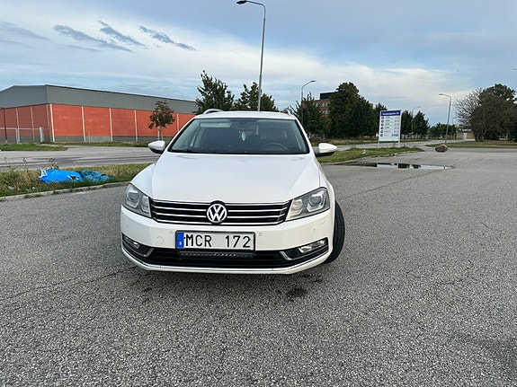 Volkswagen Passat 2 of 10