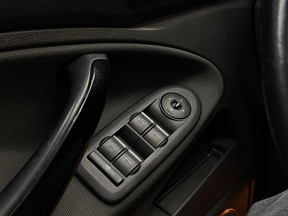 Ford Kuga 15 of 19