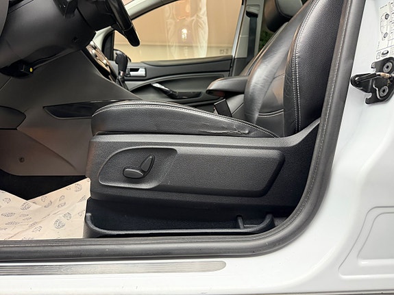 Ford Kuga 12 of 19