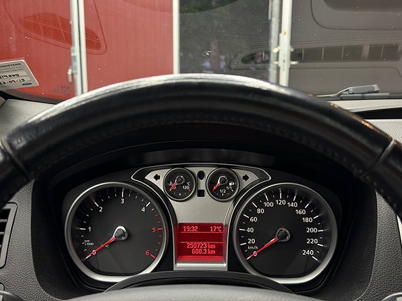 Ford Kuga 9 of 19
