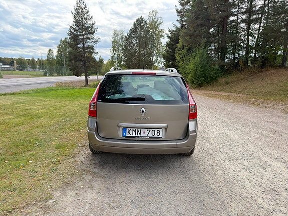 Renault Megane II 10 of 12