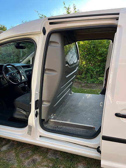 Volkswagen Caddy Maxi 4 of 8