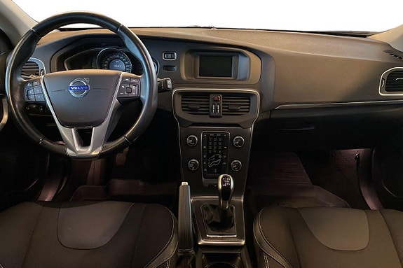 Volvo V40 11 of 17
