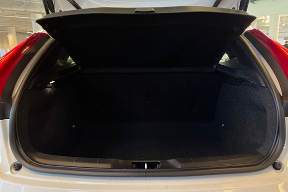 Volvo V40 17 of 17