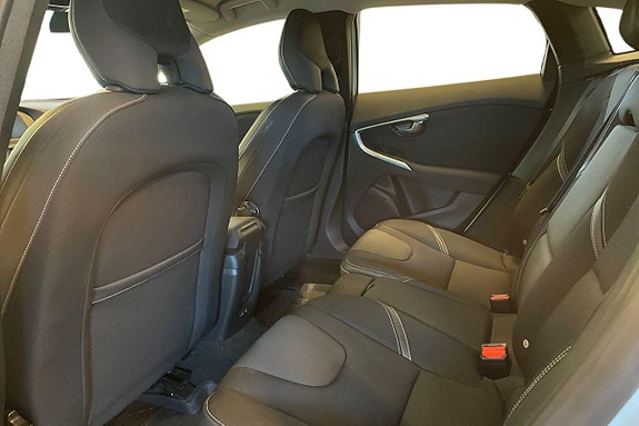 Volvo V40 15 of 17