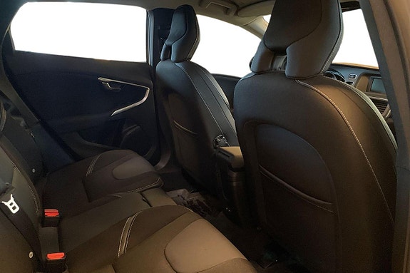 Volvo V40 16 of 17