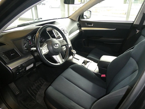 Subaru Outback 3 of 7