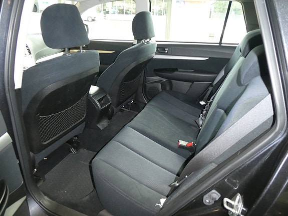 Subaru Outback 4 of 7