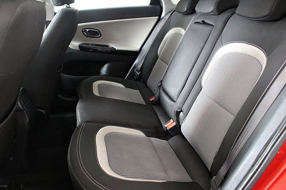 Kia Ceed 13 of 21