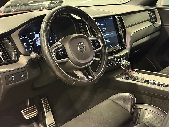 Volvo XC60 14 of 27