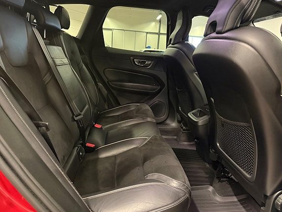 Volvo XC60 24 of 27