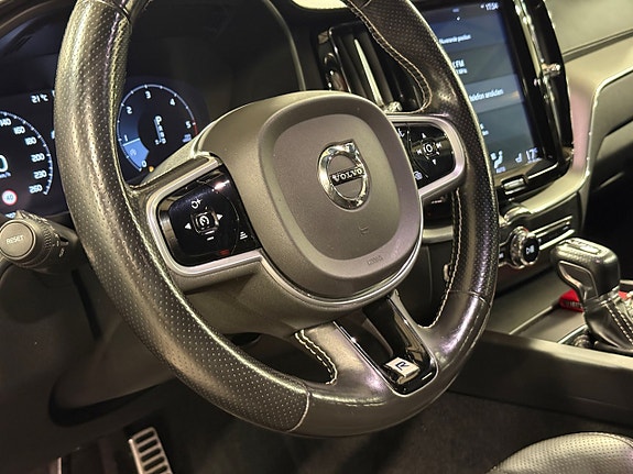 Volvo XC60 15 of 27