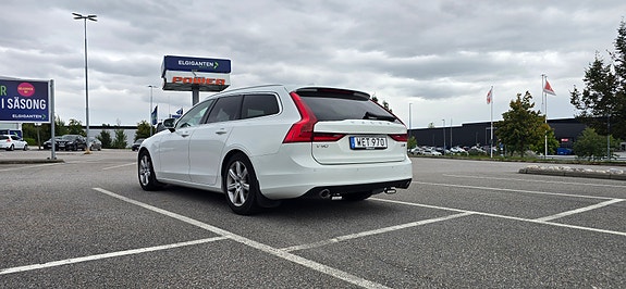 Volvo V90 3 of 5