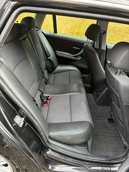 BMW 325i 6 of 7