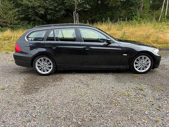 BMW 325i 2 of 7
