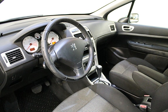 Peugeot 307 SW 11 of 14