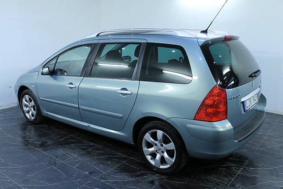 Peugeot 307 SW 8 of 14