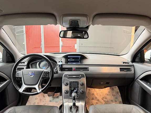 Volvo XC70 8 of 16