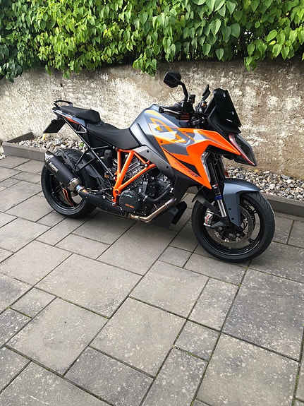 KTM 1290 Super Duke GT 2 of 4