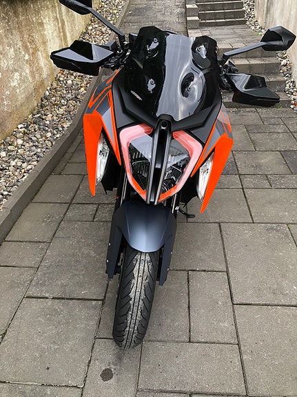 KTM 1290 Super Duke GT 4 of 4