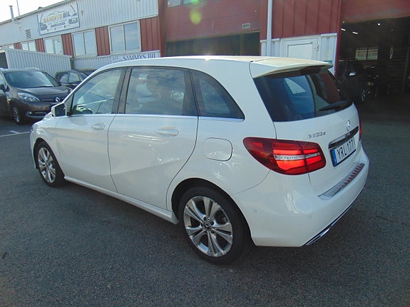 Mercedes-Benz B200 d 5 of 10