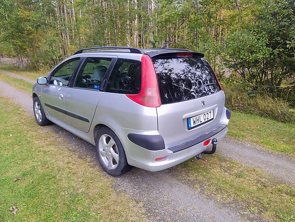 Peugeot 206 SW 3 of 7