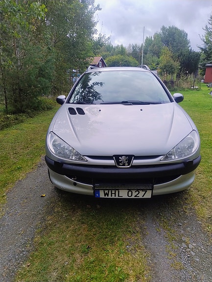 Peugeot 206 SW 5 of 7