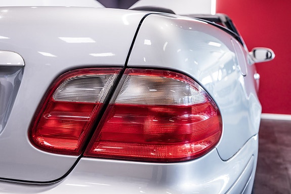 Mercedes-Benz CLK200 10 of 22