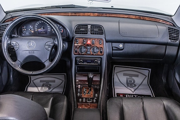 Mercedes-Benz CLK200 16 of 22