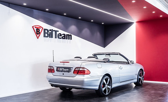Mercedes-Benz CLK200 7 of 22