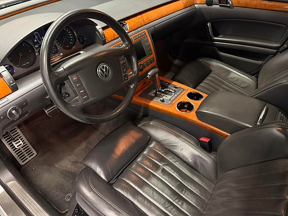 Volkswagen Phaeton 9 of 12