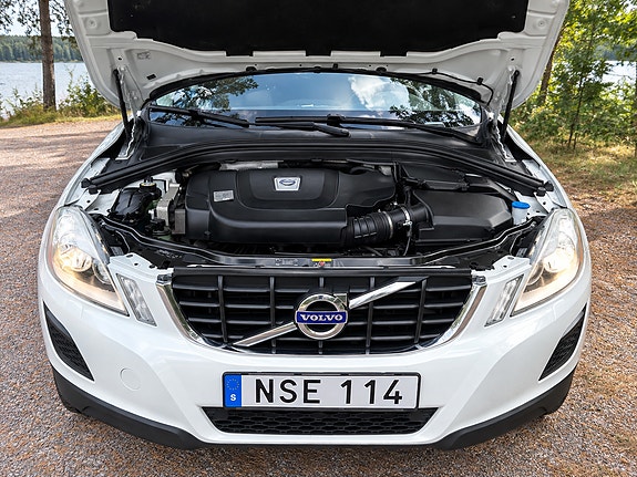 Volvo XC60 5 of 10