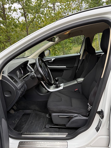 Volvo XC60 7 of 10