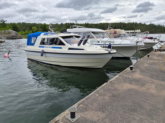 Flipper 760 med AD41 diesel och giftfri botten 3 of 6