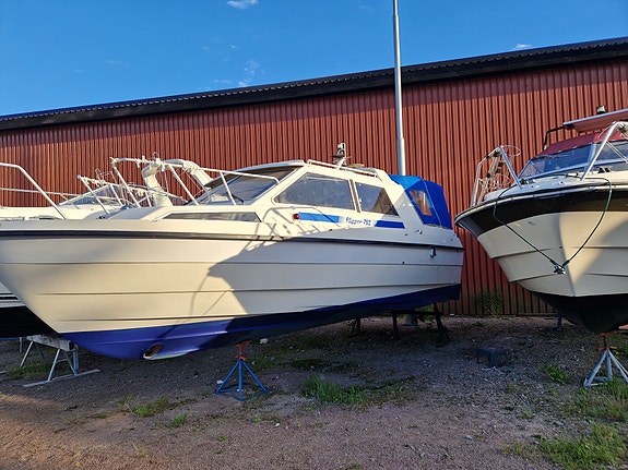 Flipper 760 med AD41 diesel och giftfri botten 2 of 6