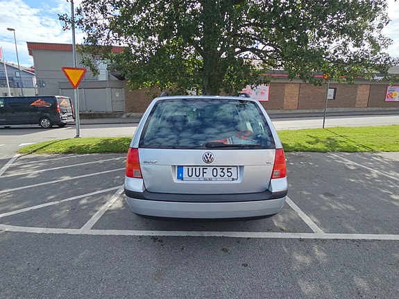Volkswagen Golf IV 4 of 9
