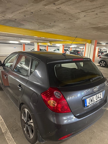 Kia Ceed 2 of 5